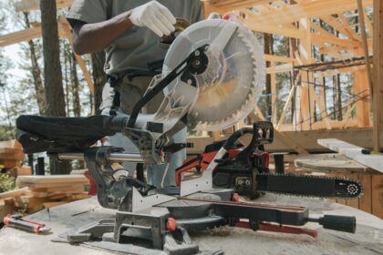 construire un abri de jardin pas cher