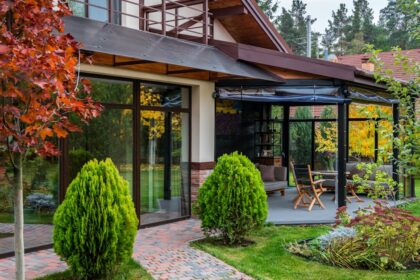 découvrez l'élégance et la fonctionnalité des terrasses sur plots. idéales pour une installation facile et un drainage optimal, ces solutions modernes s'adaptent à tous les espaces extérieurs. transformez votre jardin ou balcon en un lieu accueillant et esthétique avec nos terrasses sur plots.