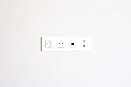 découvrez notre service d'installation de prises électriques pour assurer une alimentation sûre et efficace dans votre espace. profitez d'une installation professionnelle, rapide et conforme aux normes de sécurité.