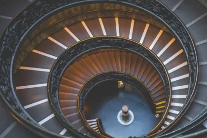 découvrez l'élégance et la fonctionnalité des escaliers modernes. que ce soit pour rénover votre intérieur ou construire une nouvelle maison, trouvez des idées inspirantes et des conseils pratiques pour choisir l'escalier idéal qui allie esthétique et sécurité.