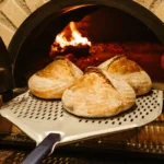 découvrez les avantages d'un four à bois, une méthode traditionnelle de cuisson qui infuse vos plats de saveurs uniques. que ce soit pour des pizzas croustillantes, des pains artisanaux ou des rôtis savoureux, le four à bois offre une expérience culinaire inégalée. idéal pour les passionnés de gastronomie et les moments conviviaux en famille ou entre amis.