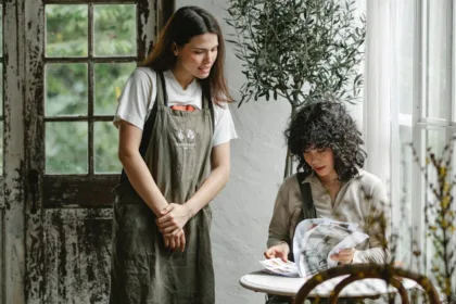 découvrez l'univers fascinant des oliviers, symboles de paix et de prospérité. apprenez tout sur leur culture, leurs bienfaits pour la santé et les variétés d'olives, tout en explorant des recettes savoureuses à base d'huile d'olive. plongez dans l'histoire et les traditions liées à cet arbre emblématique.