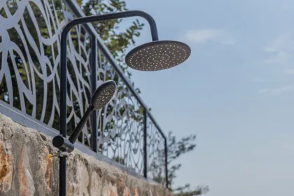 découvrez nos services professionnels d'installation de clôtures, garantissant sécurité, esthétique et durabilité pour votre propriété. obtenez un devis gratuit et transformez votre espace extérieur dès aujourd'hui !