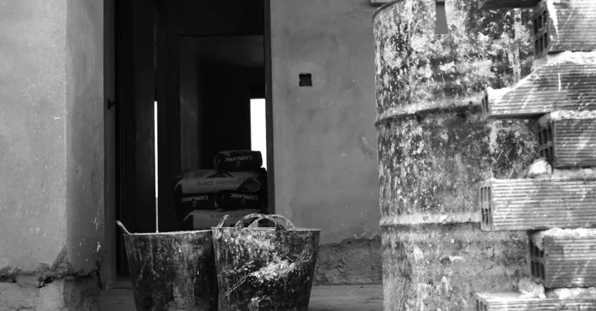 découvrez des projets diy en béton faciles à réaliser pour embellir votre intérieur et votre extérieur. apprenez à créer des objets décoratifs, des meubles ou des éléments de jardin avec notre guide complet.