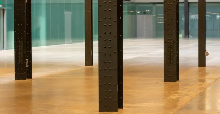 découvrez l'art du polissage de béton pour transformer vos surfaces en un espace moderne et élégant. apportez brillance et durabilité à vos sols tout en améliorant l'esthétique de votre intérieur ou extérieur.