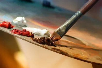 découvrez des techniques efficaces pour enlever la peinture de diverses surfaces avec facilité et efficacité. que ce soit pour des projets de rénovation ou d'artisanat, apprenez à choisir les meilleurs produits et méthodes pour restaurer vos surfaces sans les endommager.