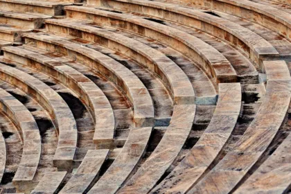découvrez tout ce qu'il faut savoir sur la notion de surface, ses calculs et son importance dans divers domaines comme l'architecture, la géométrie et bien d'autres. apprenez à déterminer la surface de différentes formes et optimisez vos projets avec des méthodes précises.