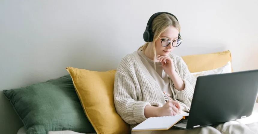 découvrez comment la maison connectée transforme votre quotidien avec des dispositifs intelligents qui améliorent votre confort, votre sécurité et votre efficacité énergétique. plongez dans l'univers du smart home pour une vie plus connectée et pratique.