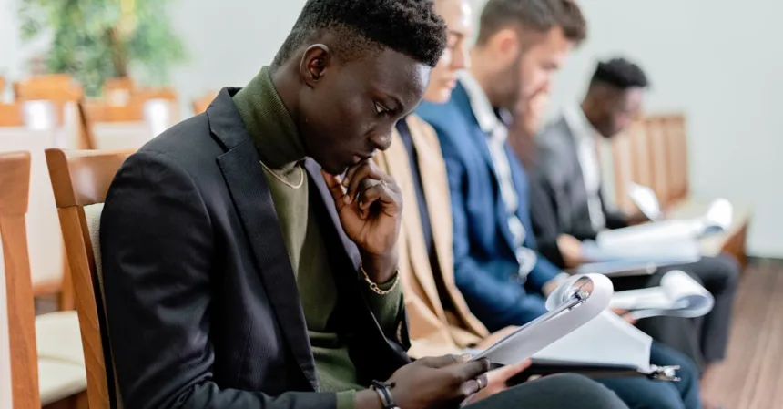 découvrez l'importance du notaire dans les transactions immobilières et successorales. apprenez comment ces professionnels garantissent la sécurité juridique de vos contrats et vous accompagnent dans vos démarches administratives.