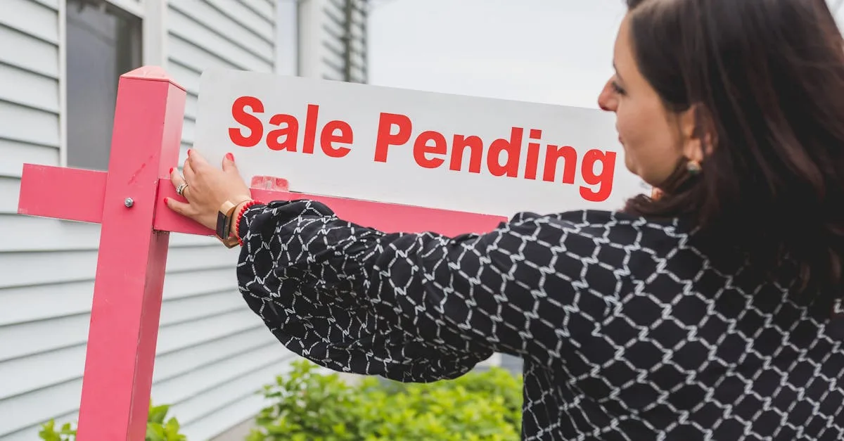 découvrez tout ce qu'il faut savoir sur un contrat de vente : définition, éléments clés, étapes de rédaction et conseils pratiques pour sécuriser vos transactions.