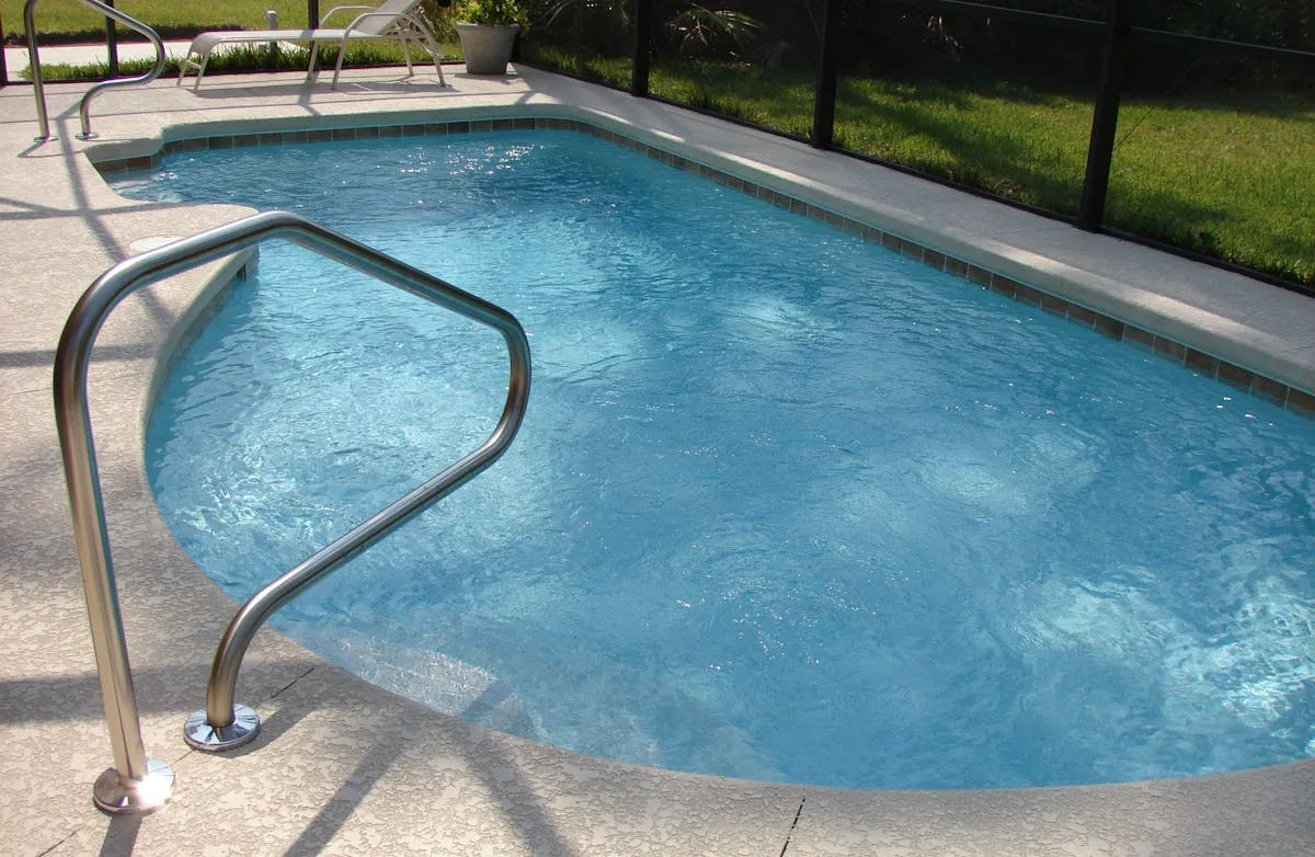 moquette extérieure piscine
