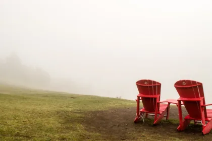 découvrez notre collection de chaises adirondack, alliant confort et élégance, parfaites pour votre jardin ou terrasse. fabriquées avec des matériaux de qualité, nos chaises sont idéales pour se détendre au soleil et profiter de l'extérieur.