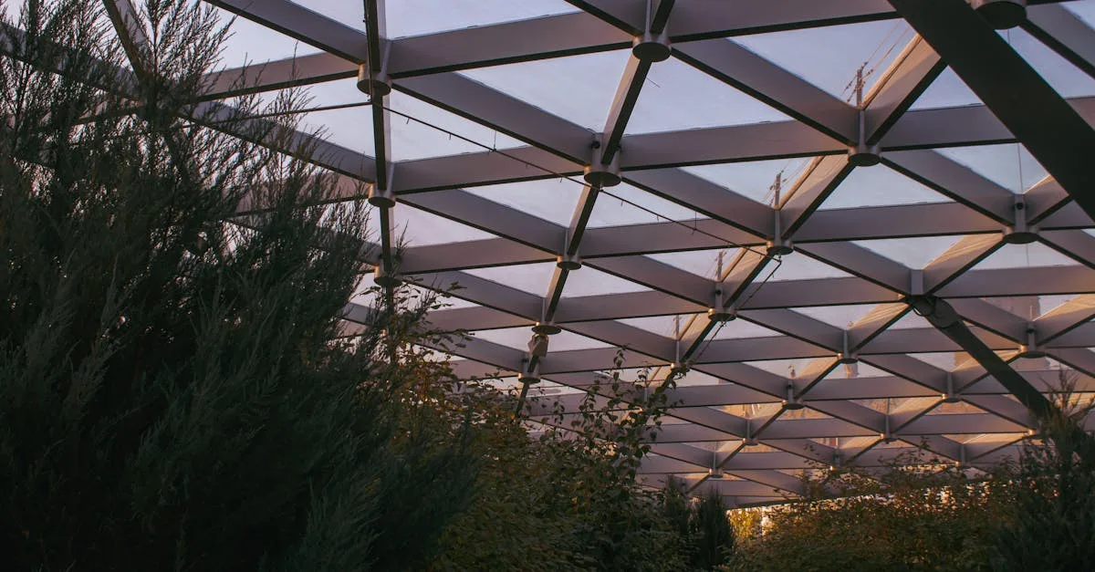 découvrez comment créer un jardin vertical d’intérieur pour apporter une touche de verdure et de fraîcheur à votre espace. conseils, idées et astuces pour réussir votre mur végétal chez vous.