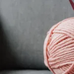 découvrez ce qu'est un hook, son importance et comment il capte l'attention dès les premières secondes, que ce soit en marketing, storytelling ou développement web.