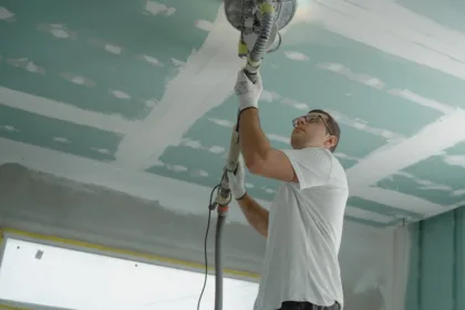 découvrez les avantages du plurage en béton cellulaire : léger, isolant et facile à appliquer pour des finitions durables et esthétiques.