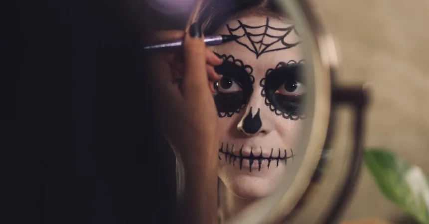 préparez halloween avec nos conseils et idées pour une fête effrayante réussie : décorations, costumes, recettes et activités pour petits et grands.