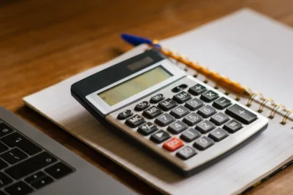 calculez facilement la renégociation de votre prêt grâce à notre outil pratique et rapide pour optimiser vos remboursements.