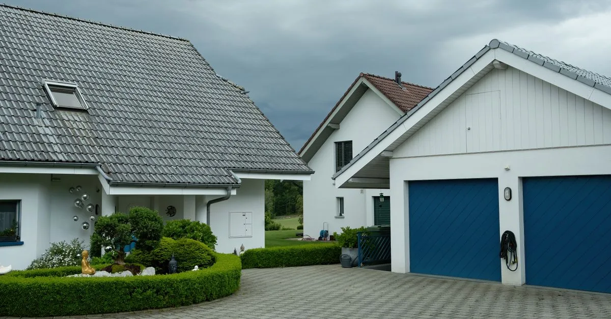 découvrez le house-sitting : une solution pratique pour garder une maison en votre absence, offrant sécurité et tranquillité pour les propriétaires comme pour les house-sitters.