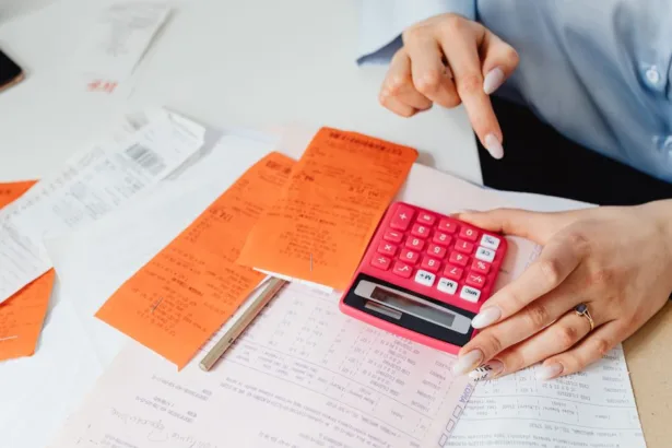 estimation des coûts : méthodes et outils pour évaluer avec précision les dépenses d'un projet.