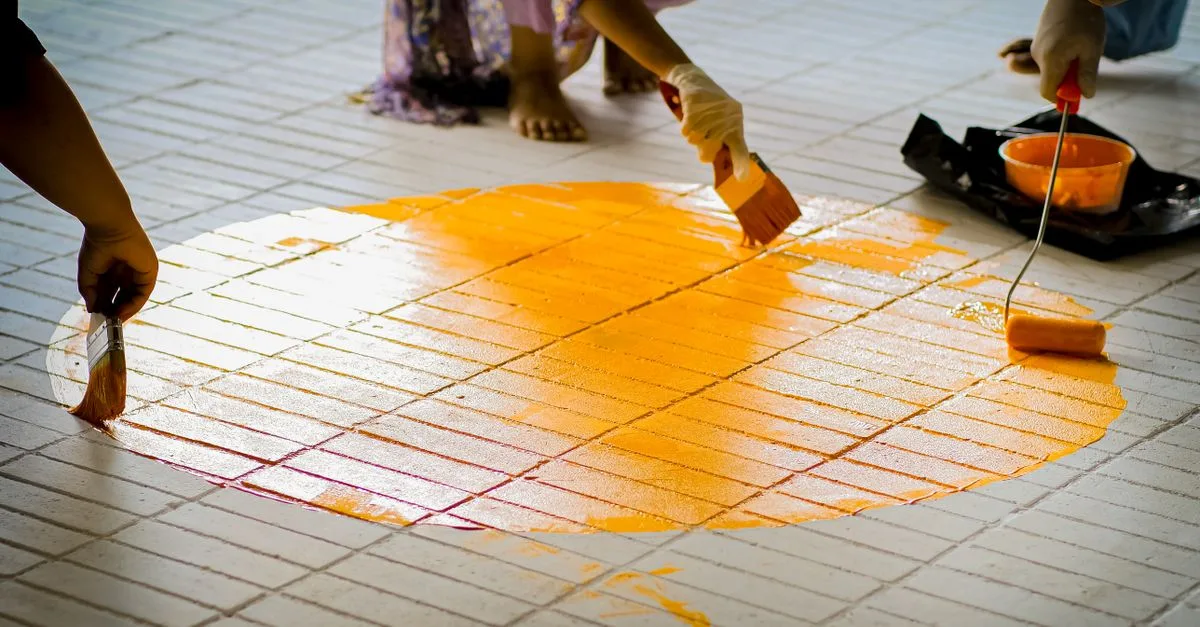 découvrez comment personnaliser vos sols avec la peinture pour carrelage : des techniques faciles et des idées créatives pour transformer vos pièces.