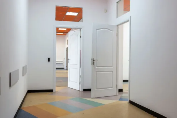 découvrez les dimensions standards d’une trappe d’accès au plafond et les conseils pour choisir la taille adaptée à votre installation.