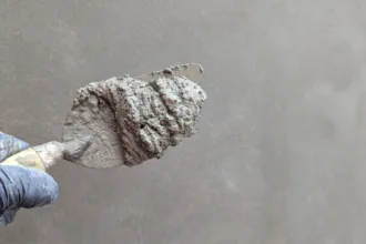 découvrez les étapes et techniques essentielles pour obtenir des angles intérieurs de cloison sèche lisses et bien finis.